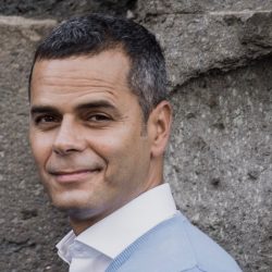 Biografía Adán Robayna